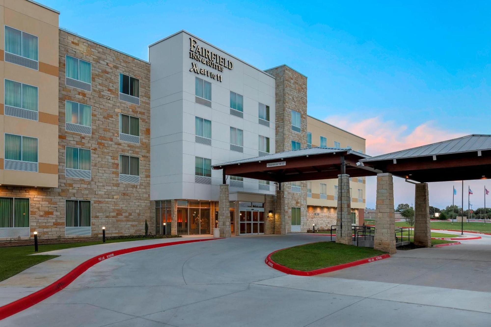 Fairfield Inn & Suites By Marriott Decatur At Decatur Conference Center Exterior foto